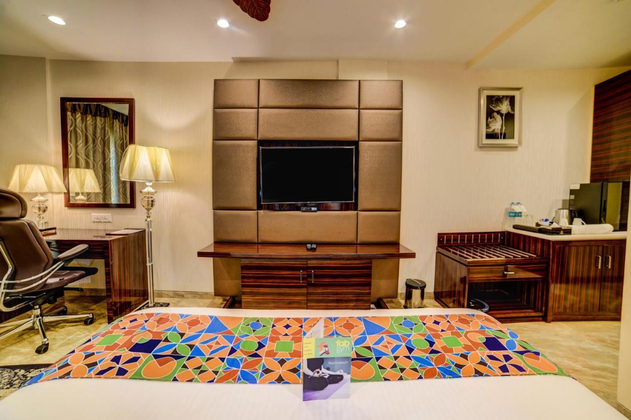 Fabhotel Prime Sarala Crown With Pool, Calangute Beach Екстер'єр фото