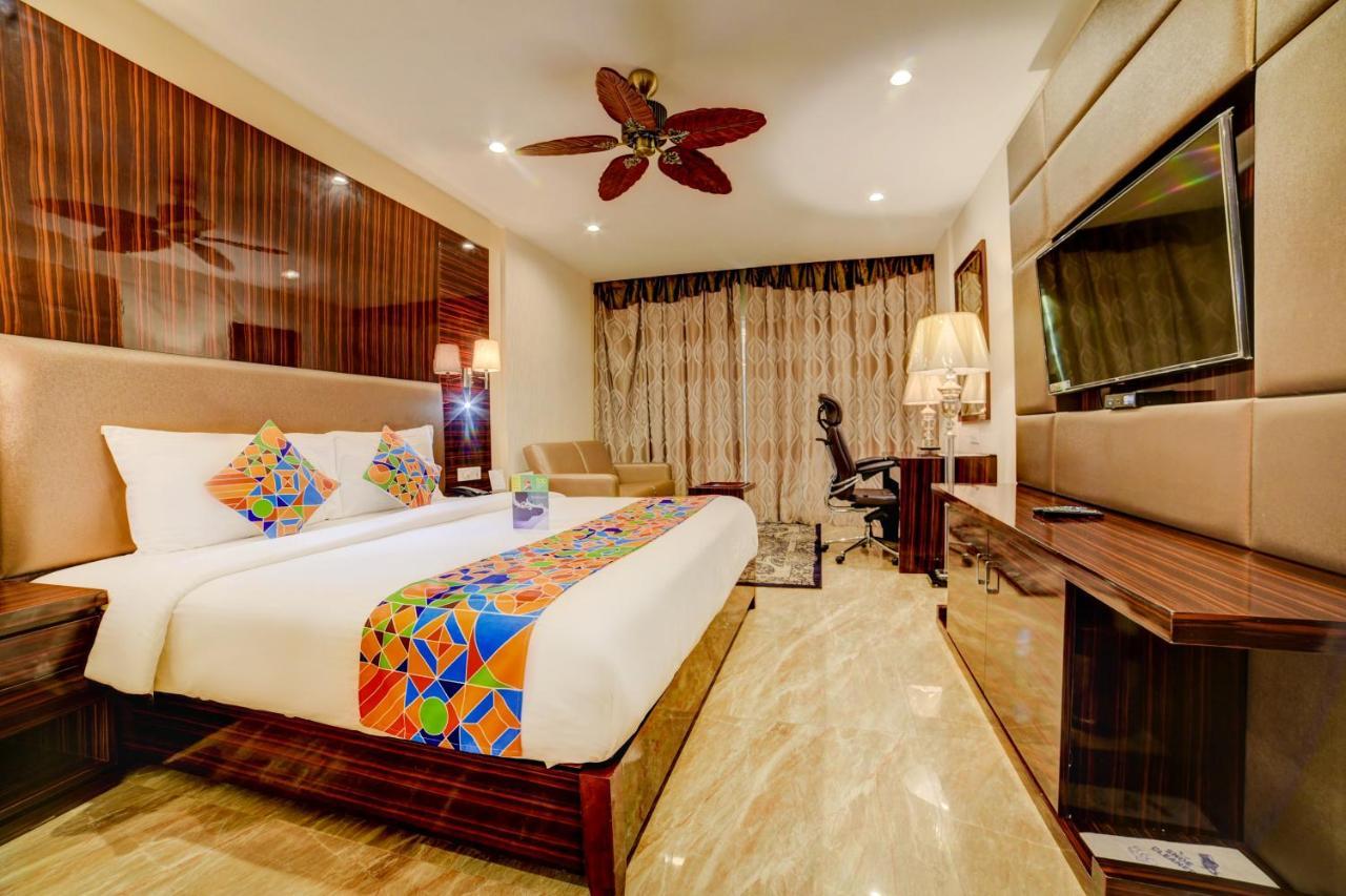 Fabhotel Prime Sarala Crown With Pool, Calangute Beach Екстер'єр фото